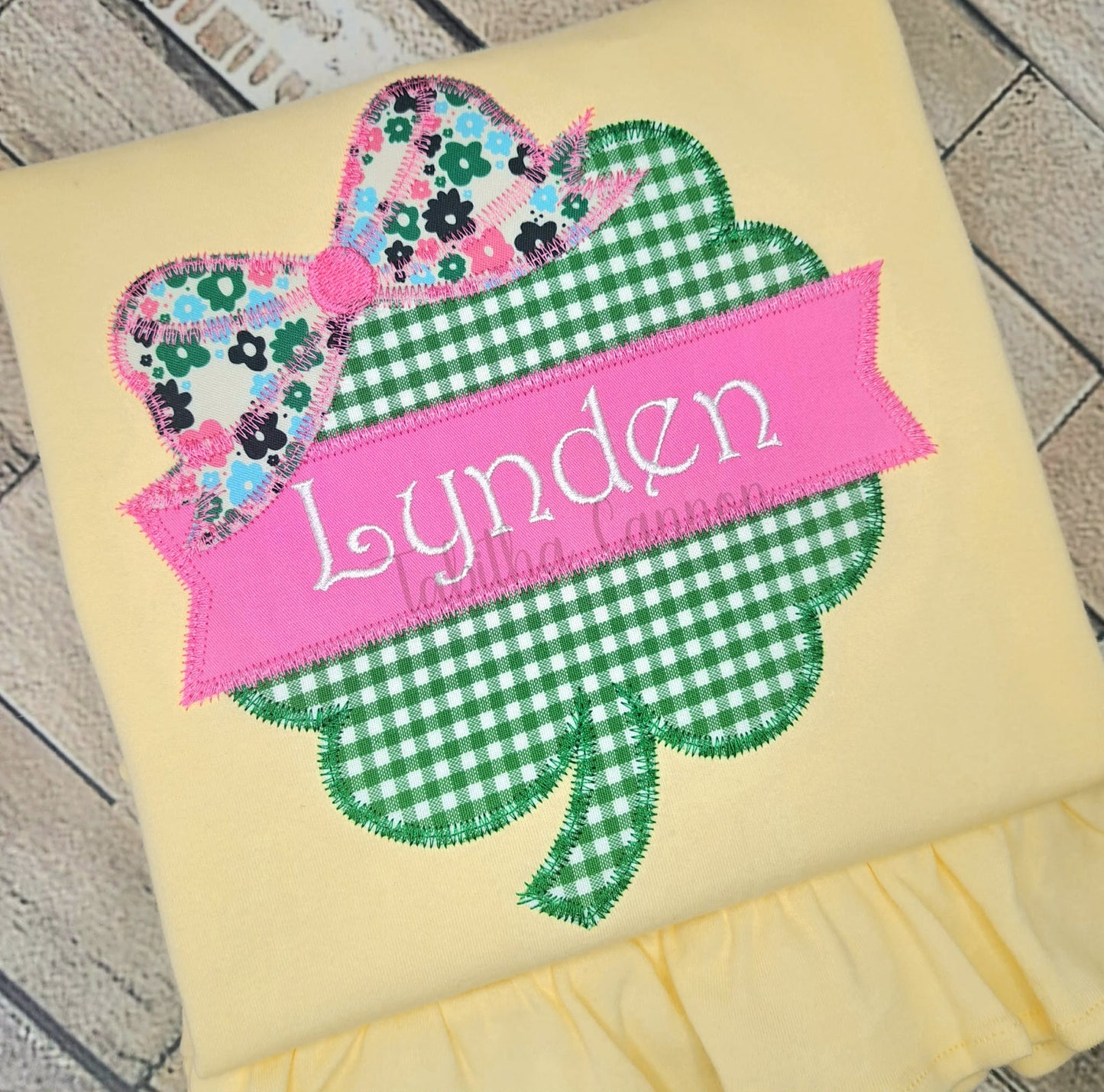 Clover with a bow Shirt