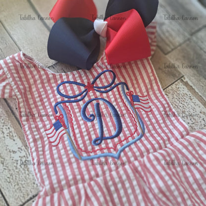 Flag crest Monogram Ruffle Bubble